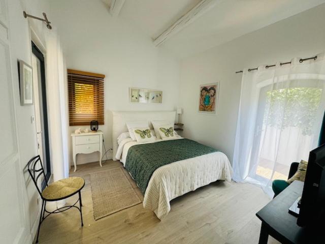 Les Cistes Bed & Breakfast Mallemort Exterior photo